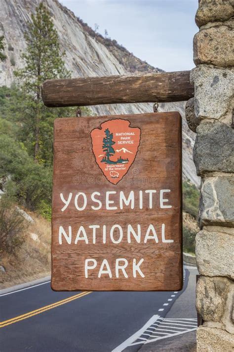 Entrance Sign at Yosemite National Park Editorial Photo - Image of road ...