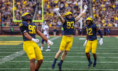 Twitter reactions to Michigan football defeating Northwestern