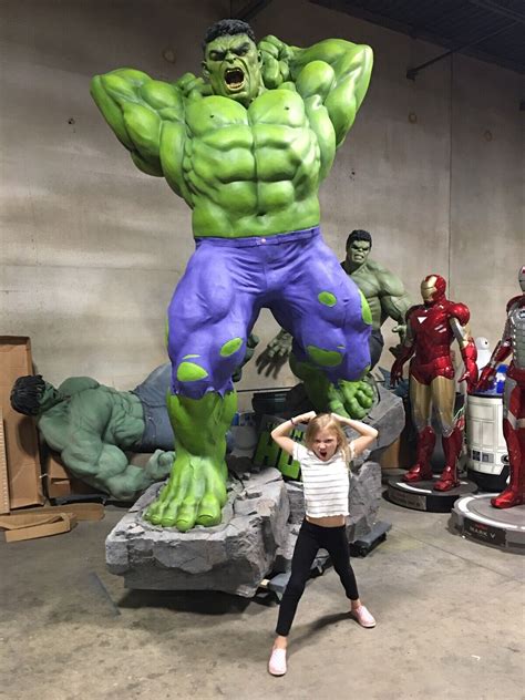 Life Size Marvel Incredible Hulk 12 FEET TALL 1:1 Full Size Statue Prop ...