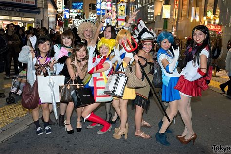 Halloween in Japan - Shibuya Street Party Costume Pictures 2013 | 30 October 2013 | #Fashion # ...