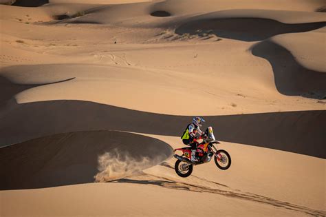 VIDEO: Dakar Stage 11 highlights - Speedcafe.com