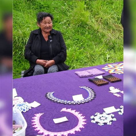 Mercadillo de artesanía inuit en Qaqortoq. Conociendo a los pueblos ...