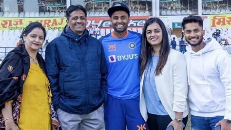 Suryakumar Yadav Family- Father, Mother, Sister and More