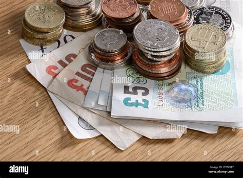 Pounds cash hi-res stock photography and images - Alamy