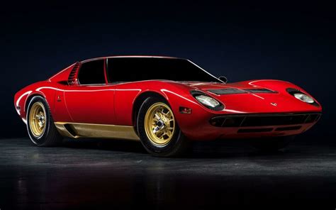 Lamborghini Miura - The Ultimate Guide