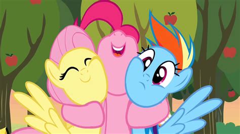 Image - Pinkie Pie hug 2 S2E15.png | My Little Pony Friendship is Magic Wiki | Fandom powered by ...