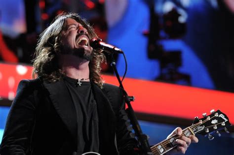 Dave Grohl leads supergroup to close Grammys - UPI.com