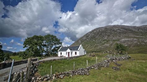 Love Connemara Cottages - Connemara Ireland