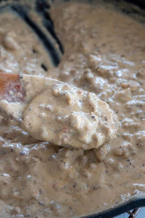 Country Sausage Gravy (4 ingredients!) - Kitchen Gidget