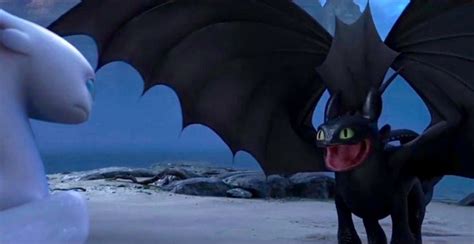 Toothless flirting is my favourite thing ever Dreamworks Dragons, Dreamworks Animation, Dragon ...