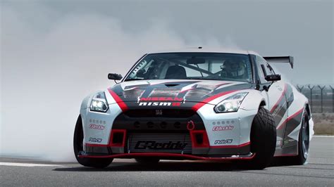 Nissan GT-R sets fastest drift ever recorded, 304km/h! [+Video] - AutoBuzz.my