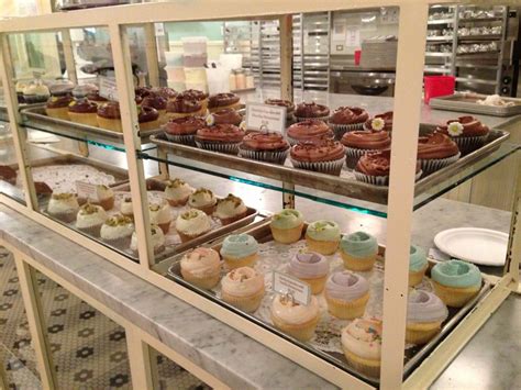 Magnolia Bakery in Chicago, IL | Bakery, Magnolias bakery, Banana pudding