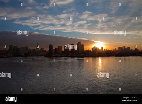 Buenos aires skyline hi-res stock photography and images - Alamy