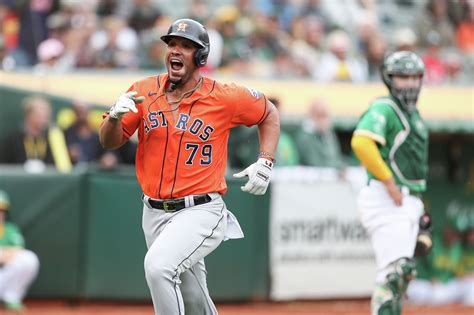 Houston Astros: Advanced stats show José Abreu making progress