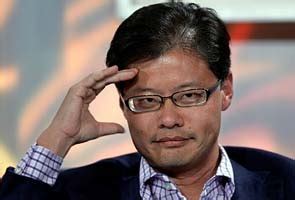 Yahoo co-founder Jerry Yang leaving company