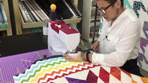 Machine binding a quilt for beginner quilters - YouTube