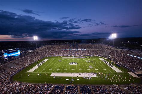 Pratt & Whitney Stadium high power LED stadium lights