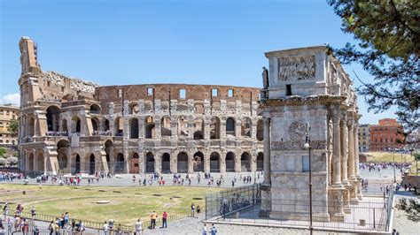 Express Colosseum tour with Gladiator's entrance and Arena floor | musement