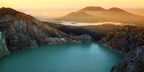 Infounik dan Menarik: Kawah Gunung Ijen Terindah di Dunia