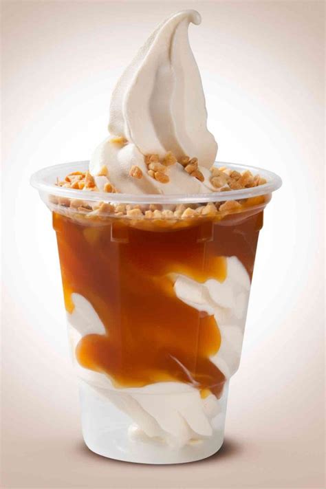 10 Best Ice Cream Sundaes That Everyone Will Love - IzzyCooking