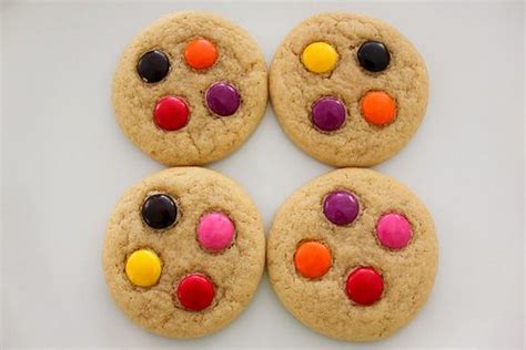 Smartie cookies! Smartie Cookies, How Sweet Eats, How To Make Cookies, Cookie Dough, Favorite ...