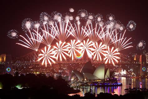 sydney-harbour-new-years-eve-fireworks-2013 - 7842 - The Wondrous Pics