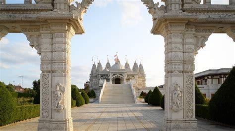 Neasden Temple Is Built From Over 5,000 Tons of Hand-Carved Stone - Hindu Press International ...