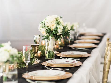 Simple, Elegant Black and Gold Table Decorations