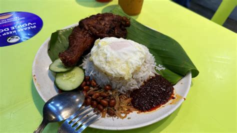 Nasi Lemak Burung Hantu: Coconut rice with ayam berempah & sambal sotong, from RM12.50 ...