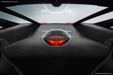 McLaren 750S (2024) - picture 31 of 73