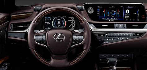 2020 Lexus ES Interior | Features, Dimensions | Cargo Space