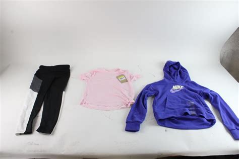 Nike Clothing Lot, 3 Pieces | Property Room