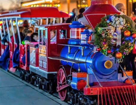 Alvin Christmas Train 2022 Guide - Hours, Tickets, Coupon Code & more!