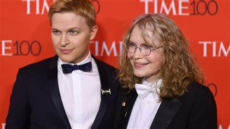 Mia and Ronan Farrow’s Twitter Sparring Is Making Me Miss My Own Dysfunctional Family | Vogue