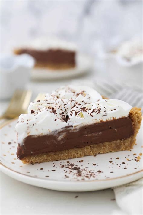 Easy Homemade Chocolate Pudding Pie Recipe | Beyond Frosting