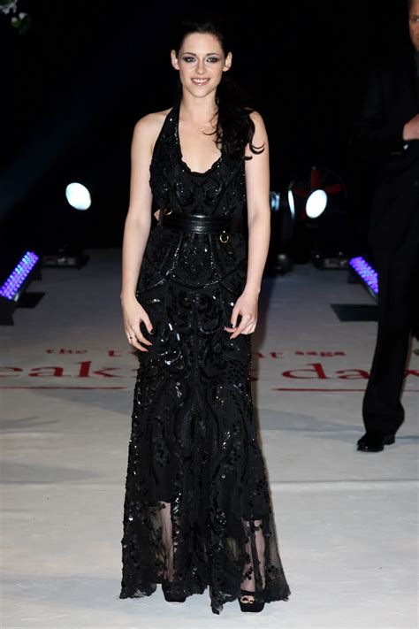 Kristen Stewart at The Twilight Saga: Breaking Dawn Part 1 UK Premiere in London – HawtCelebs