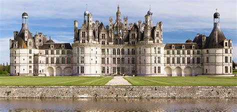 19 Most Beautiful Gothic Castles to Visit in 2023 | Medieval Fun