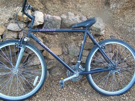 Specialized rockhopper mountain bike lightweight make offer ...