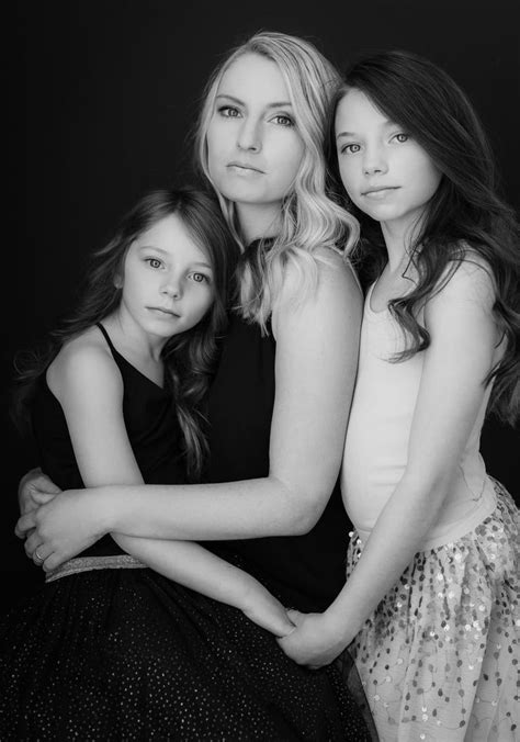 Mom kids daughter | Mom daughter photos, Mother daughter pictures, Mother daughter photoshoot