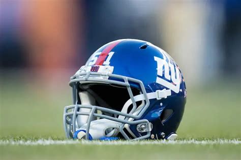New York Giants Offseason Program Begins; Giants Re-Sign Brett Jones - Big Blue Interactive