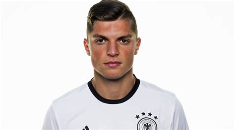 Enis Bunjaki - Spielerprofil - DFB Datencenter