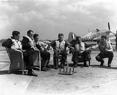 Hawker Hurricane pilots 1941 | World War Photos