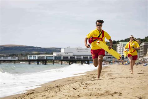 Earn money and gain valuable skills as a beach lifeguard on Ryde and Sandown beaches this summer