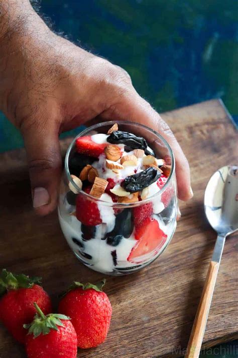 Healthy Yogurt Parfait Recipe (Make-Ahead Breakfast) – Masalachilli