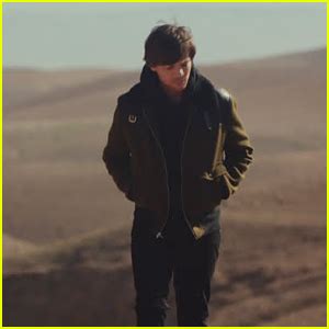 Louis Tomlinson Debuts ‘Walls’ Music Video – Watch! | Louis Tomlinson, Music, Video : Just Jared