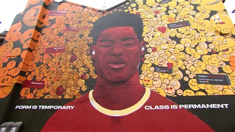 Marcus Rashford mural created to support Manchester United forward ...