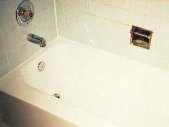 Porcelain bathtub refinishing by Combath - Quality workmanship by pros