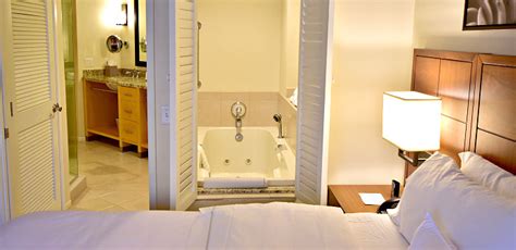 New York City Hot Tub Suites - Hotels with Private In-Room Spa Tubs