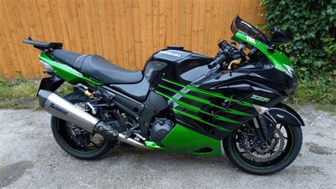 Kawasaki ZZR1400 Review (2012) • TheBikeMarket