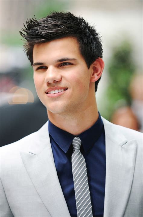 syntaxis: Taylor Lautner